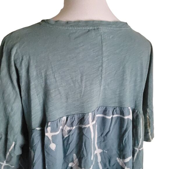 Anthropologie AKEMI + KIN 'Light Streaks' Blue Short Sleeve Swing Tee Size Large - Picture 9 of 11